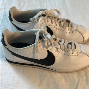 Nike Classic Cortez Leather Sneaker